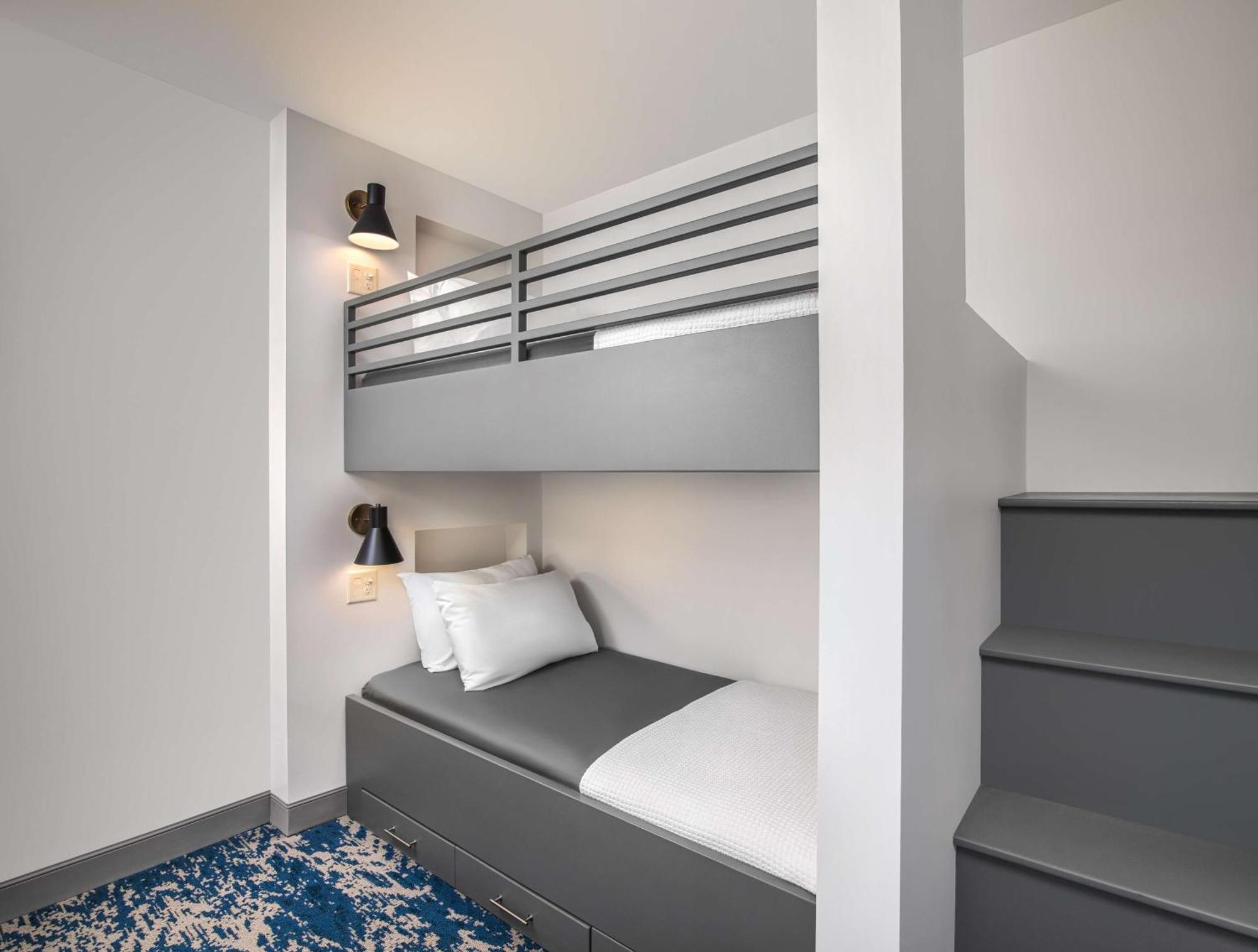 Hotel Elkhart, Tapestry Collection By Hilton
